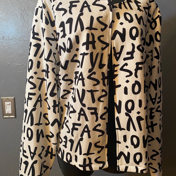 SHEIN Curve White Jacket with black Graphic Letters - Picture 11 of 14